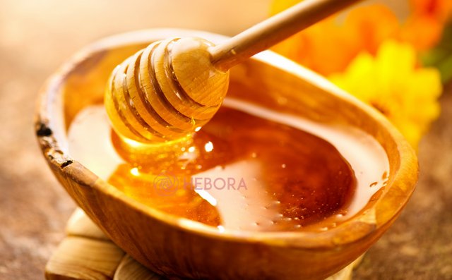Mật ong được sử dụng nhiều trong việc làm đẹp và trị vết thương