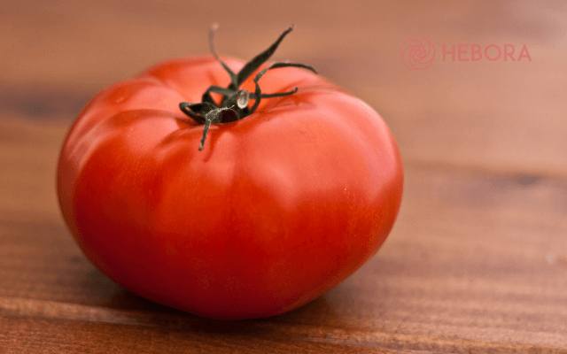 Làm sao để trị thâm nách với cà chua?