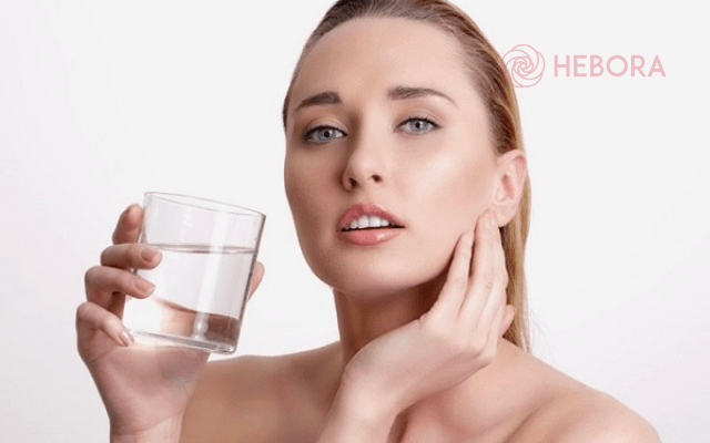 Uống đủ nước mỗi ngày khi uống collagen